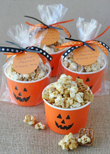 Homemade Caramel Corn Snack Mix