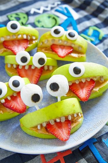 15 Super Cute Halloween Treats To Make For Kids and Adults